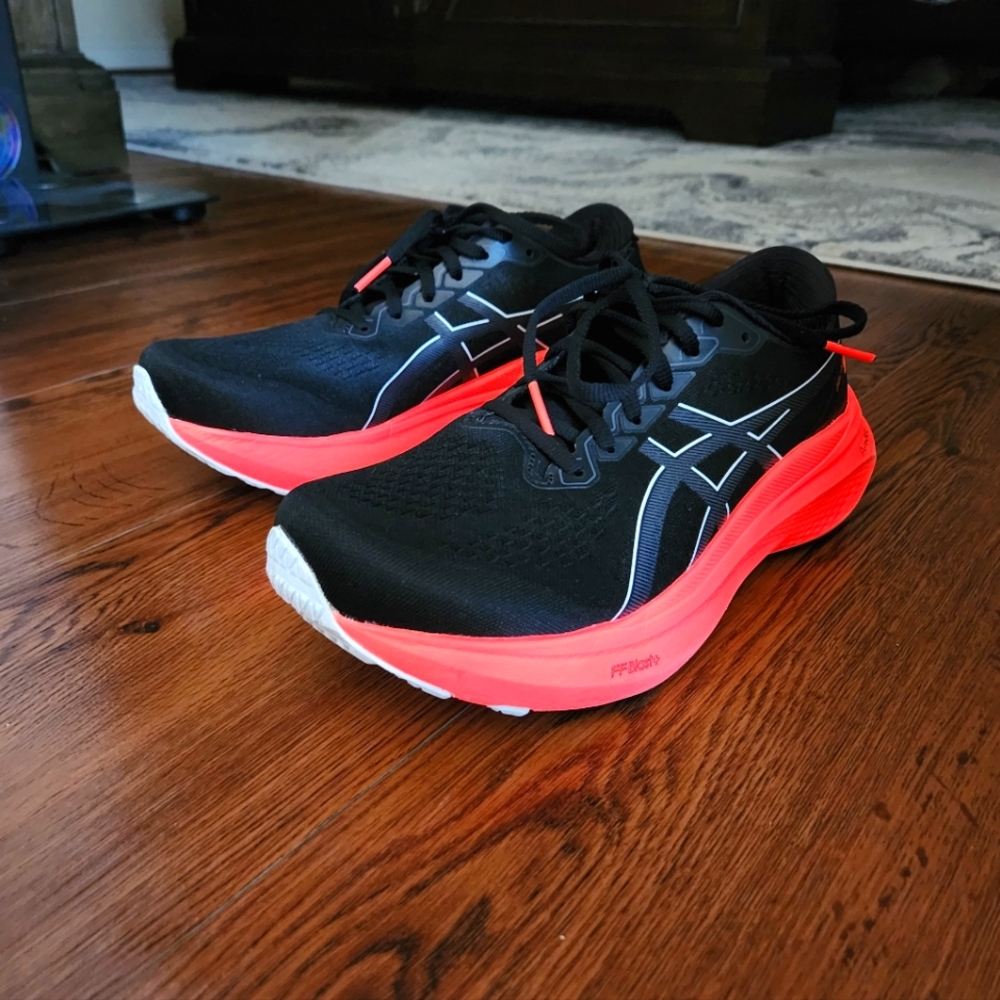 Asics Gel Kayano 30 Men's 7 /Women's 8.5